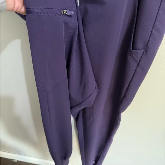 Figs Purple Shadow Set size Medium jogger pants - Picture 6 of 10